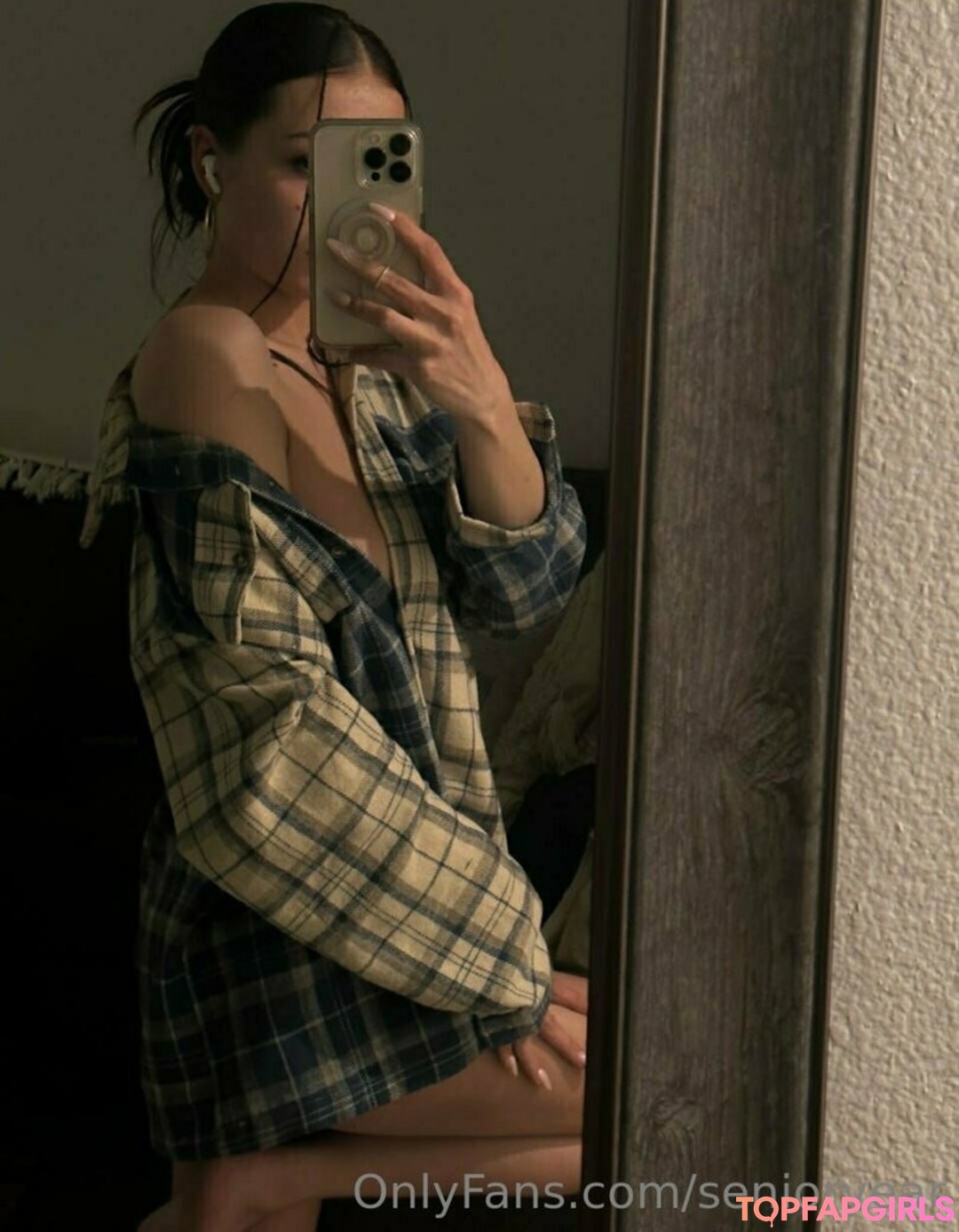Naakte gelekte OnlyFans-foto van Senioryear #1015