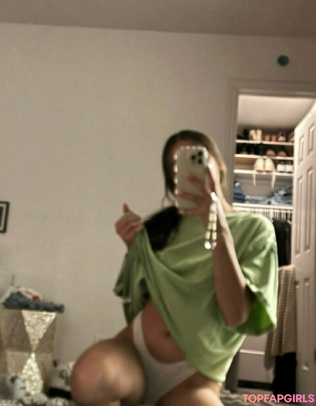 Naakte gelekte OnlyFans-foto van Senioryear #1044