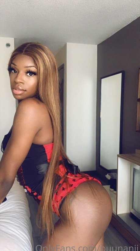 Naakte gelekte OnlyFans-foto van Puunanii
