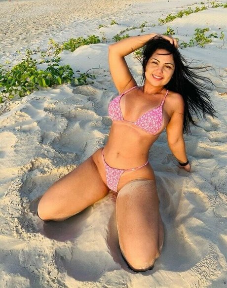 Naakte gelekte OnlyFans-foto van Nayara Martins