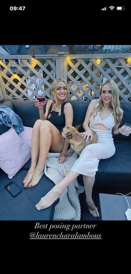 Naakte gelekte OnlyFans-foto van Laura Woods