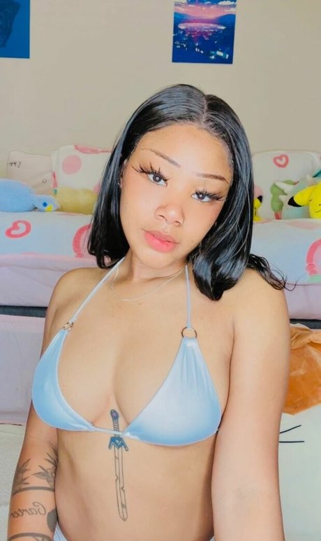 Naakte gelekte OnlyFans-foto van Noodle