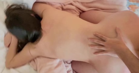 Naakte gelekte OnlyFans-foto van Mayasnaked
