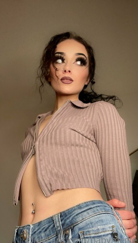 Naakte gelekte OnlyFans-foto van Babymegie