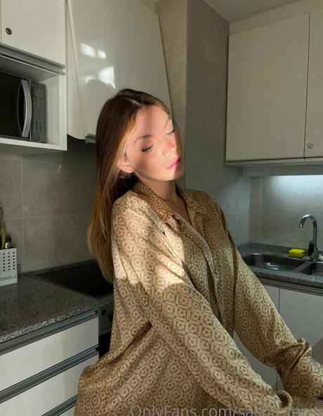 Naakte gelekte OnlyFans-foto van Sasha Ferro