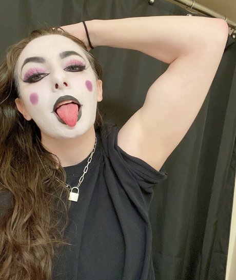 Naakte gelekte OnlyFans-foto van Bekaloo