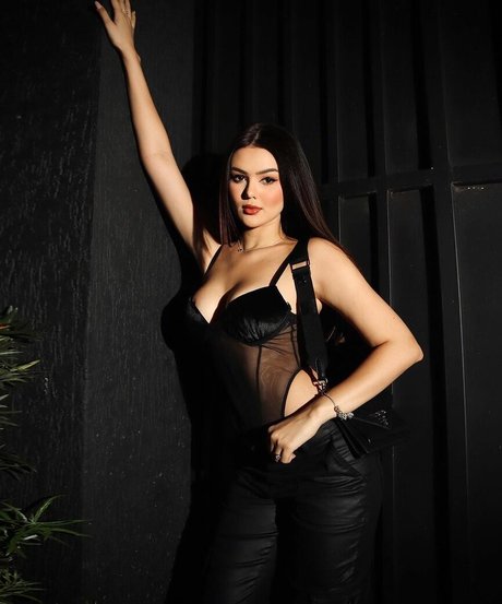Naakte gelekte OnlyFans-foto van Eslovenia Marques
