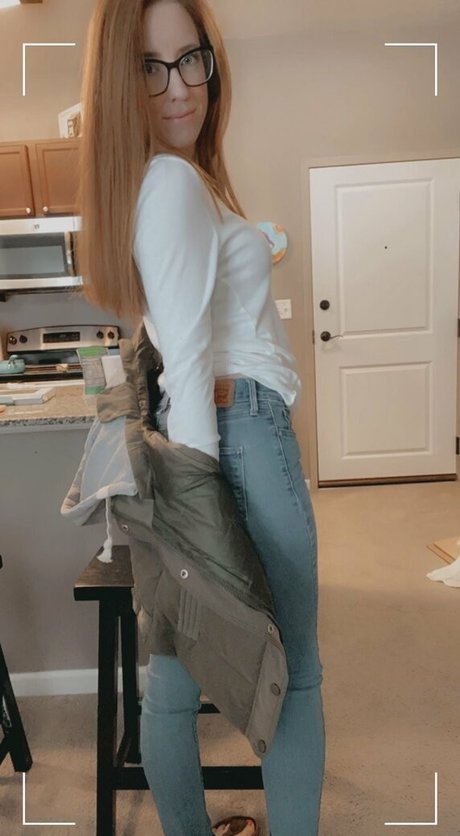 Naakte gelekte OnlyFans-foto van Jennysroom