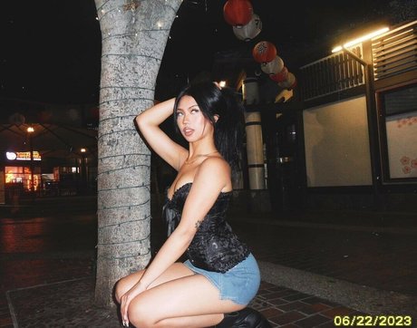 Naakte gelekte OnlyFans-foto van Alyanna Joelle