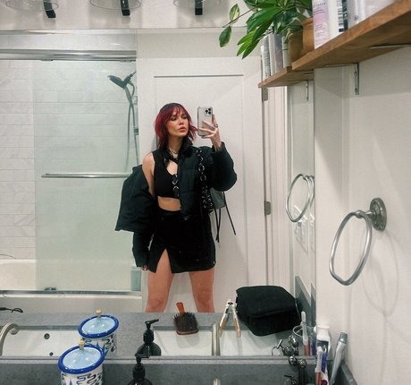 Naakte gelekte OnlyFans-foto van Taylor Upsahl