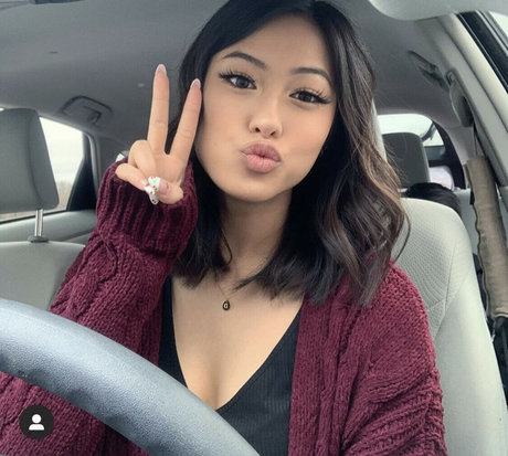 Naakte gelekte OnlyFans-foto van Gabbyhua