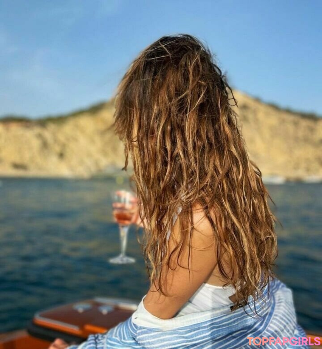 Naakte gelekte OnlyFans-foto van Alessandra Ambrosio #1069