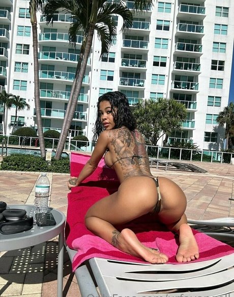 Naakte gelekte OnlyFans-foto van Urfavangell