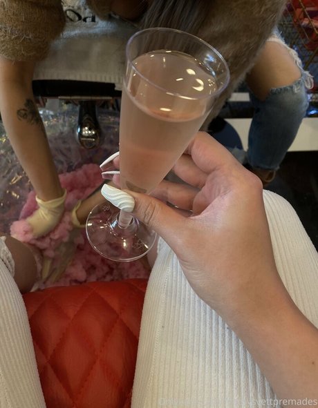 Naakte gelekte OnlyFans-foto van Svettofficial
