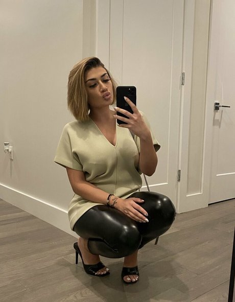 Naakte gelekte OnlyFans-foto van Svettofficial