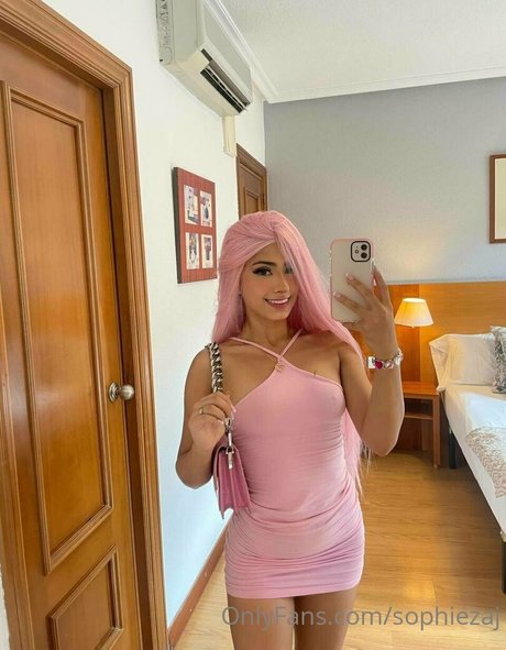 Naakte gelekte OnlyFans-foto van Sophiemiler