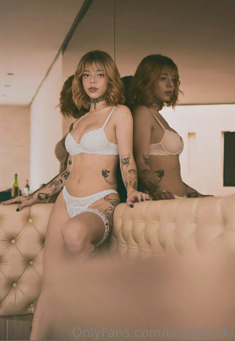 Naakte gelekte OnlyFans-foto van Brezelinski