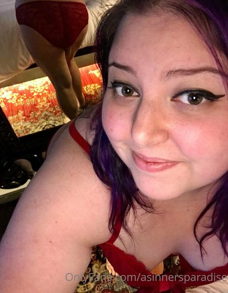 Naakte gelekte OnlyFans-foto van Asinnersparadise