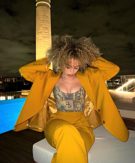 Ella Eyre