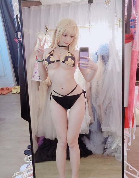 Naakte gelekte OnlyFans-foto van Kiyo Cosplay