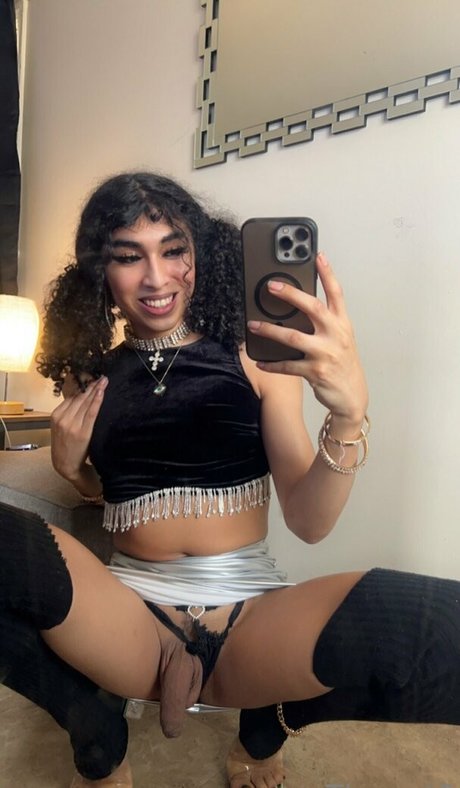 Naakte gelekte OnlyFans-foto van Tlavont
