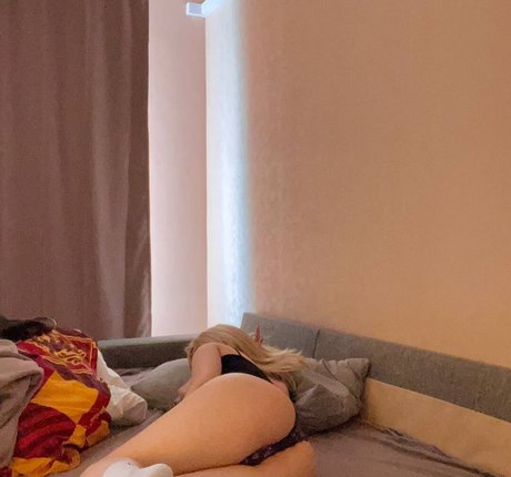 Naakte gelekte OnlyFans-foto van Beztalanta