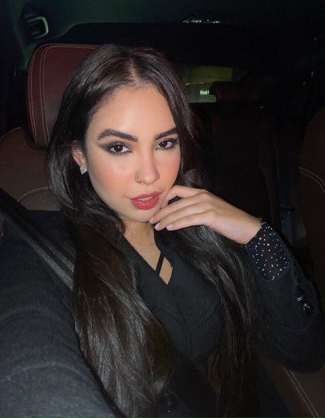 Naakte gelekte OnlyFans-foto van Bruna Balbino