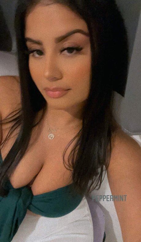 Naakte gelekte OnlyFans-foto van Shegotdesiress