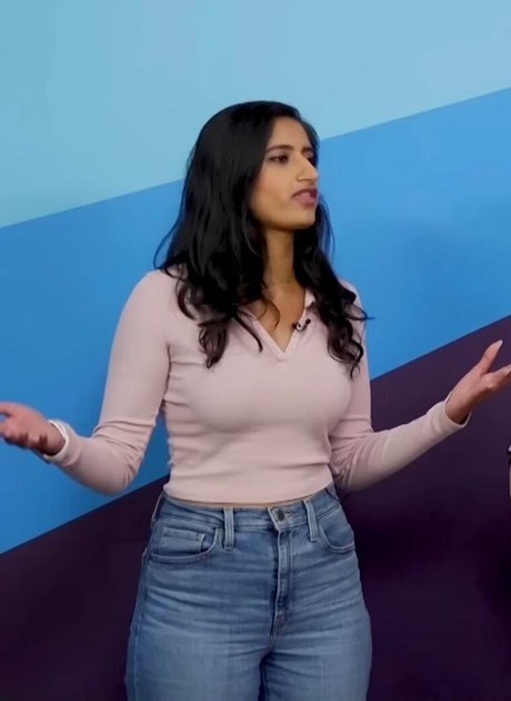 Naakte gelekte OnlyFans-foto van Arasha Lalani