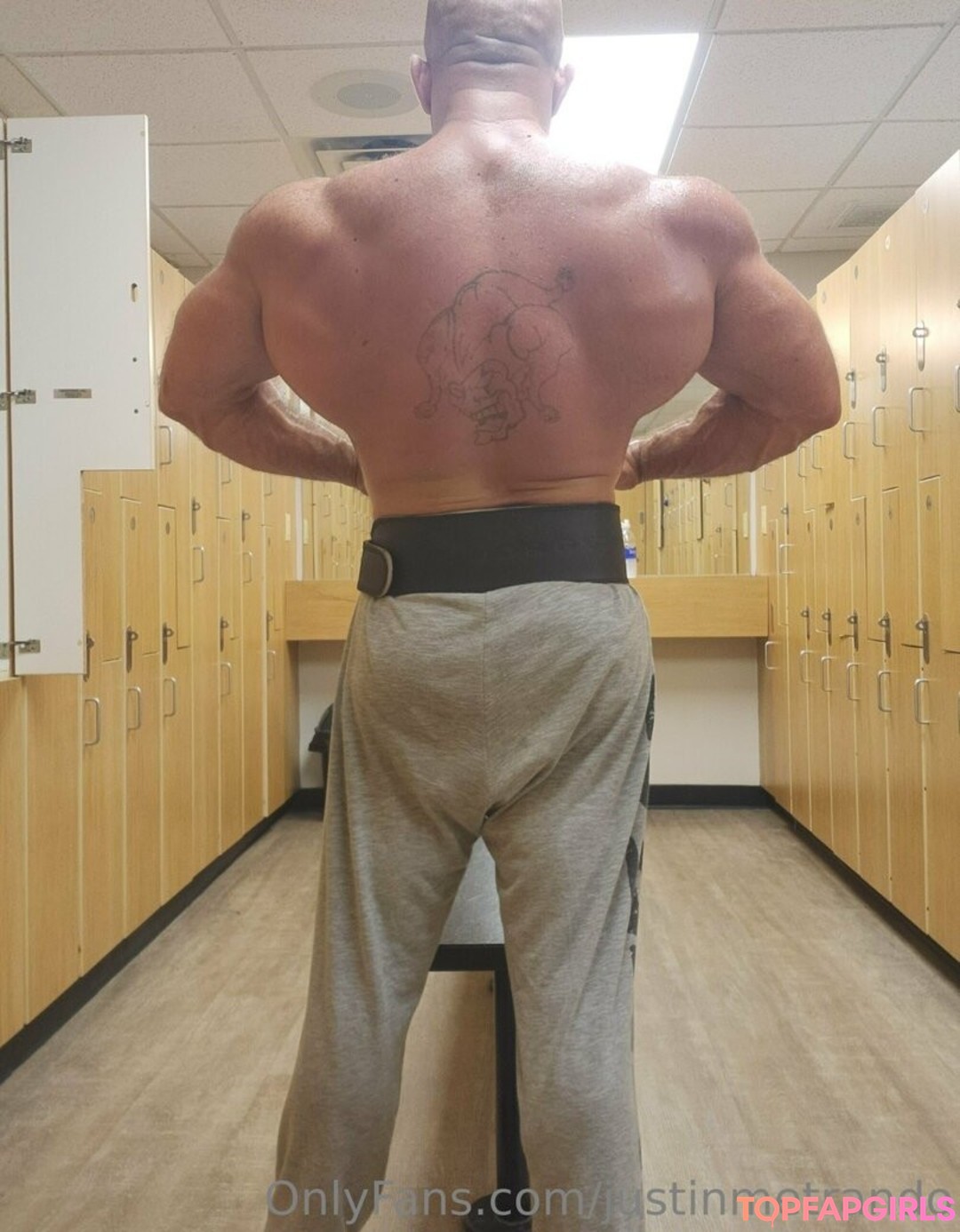 Naakte gelekte OnlyFans-foto van Justinmetrando #25 Naakte gelekte OnlyFans-foto van Justinmetrando #25