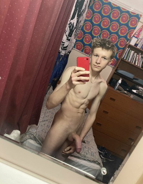 Naakte gelekte OnlyFans-foto van Aidentwink