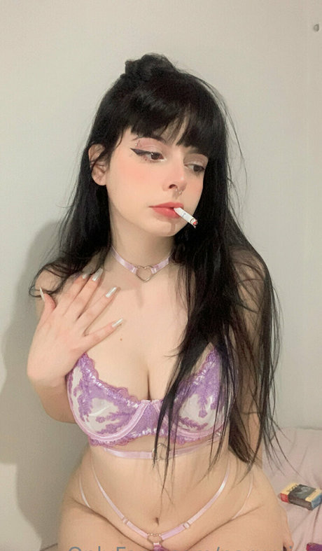 Naakte gelekte OnlyFans-foto van Lolitaxwn