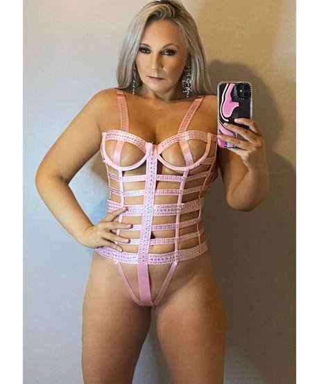 Naakte gelekte OnlyFans-foto van Lisamariesutzirl