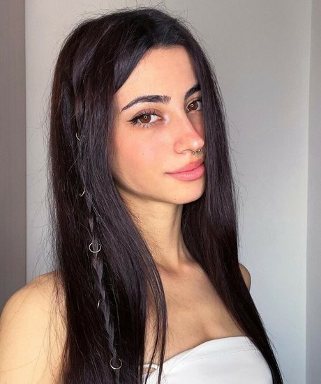 Naakte gelekte OnlyFans-foto van Lavica