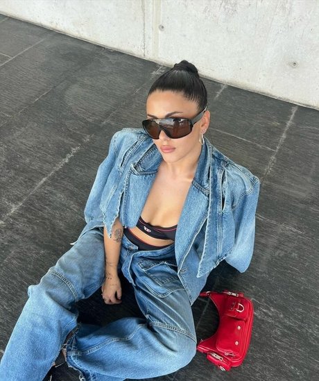 Naakte gelekte OnlyFans-foto van Rosario Matew
