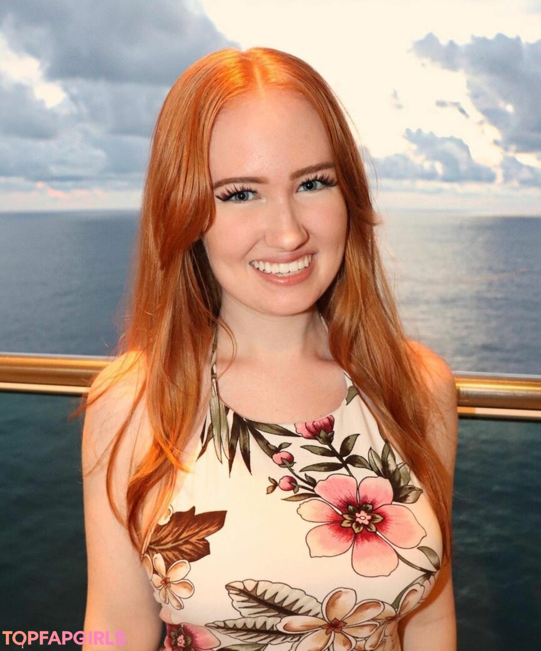 Naakte gelekte OnlyFans-foto van Burinski Twins #188 Naakte gelekte OnlyFans-foto van Burinski Twins #188