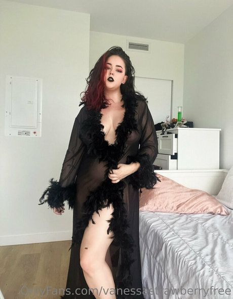 Vanessastrawberryfree
