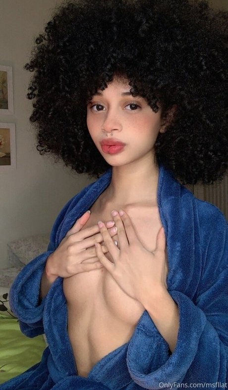 Naakte gelekte OnlyFans-foto van Msflat