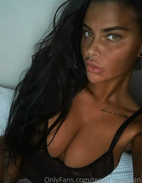 Naakte gelekte OnlyFans-foto van Teganman