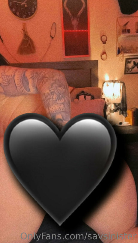 Naakte gelekte OnlyFans-foto van Savsinister