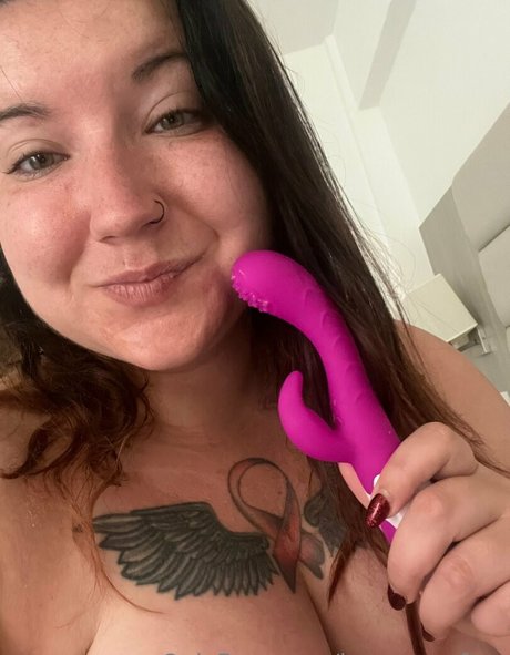 Naakte gelekte OnlyFans-foto van Janacurvyfree