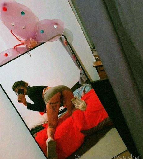Naakte gelekte OnlyFans-foto van Youichan