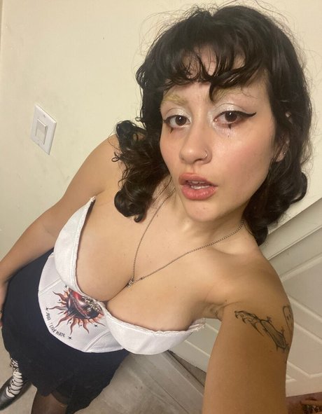 Naakte gelekte OnlyFans-foto van Oatmilkmommy