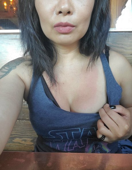 Naakte gelekte OnlyFans-foto van Vivsai