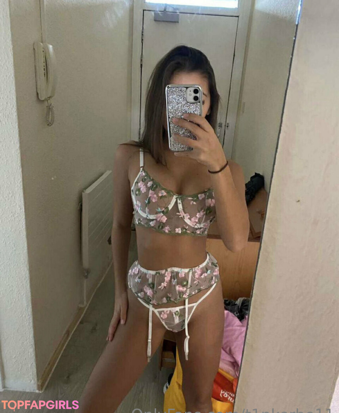 Naakte gelekte OnlyFans-foto van Tinkerbell230 #11 Naakte gelekte OnlyFans-foto van Tinkerbell230 #11