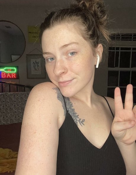 Naakte gelekte OnlyFans-foto van Elfbxby
