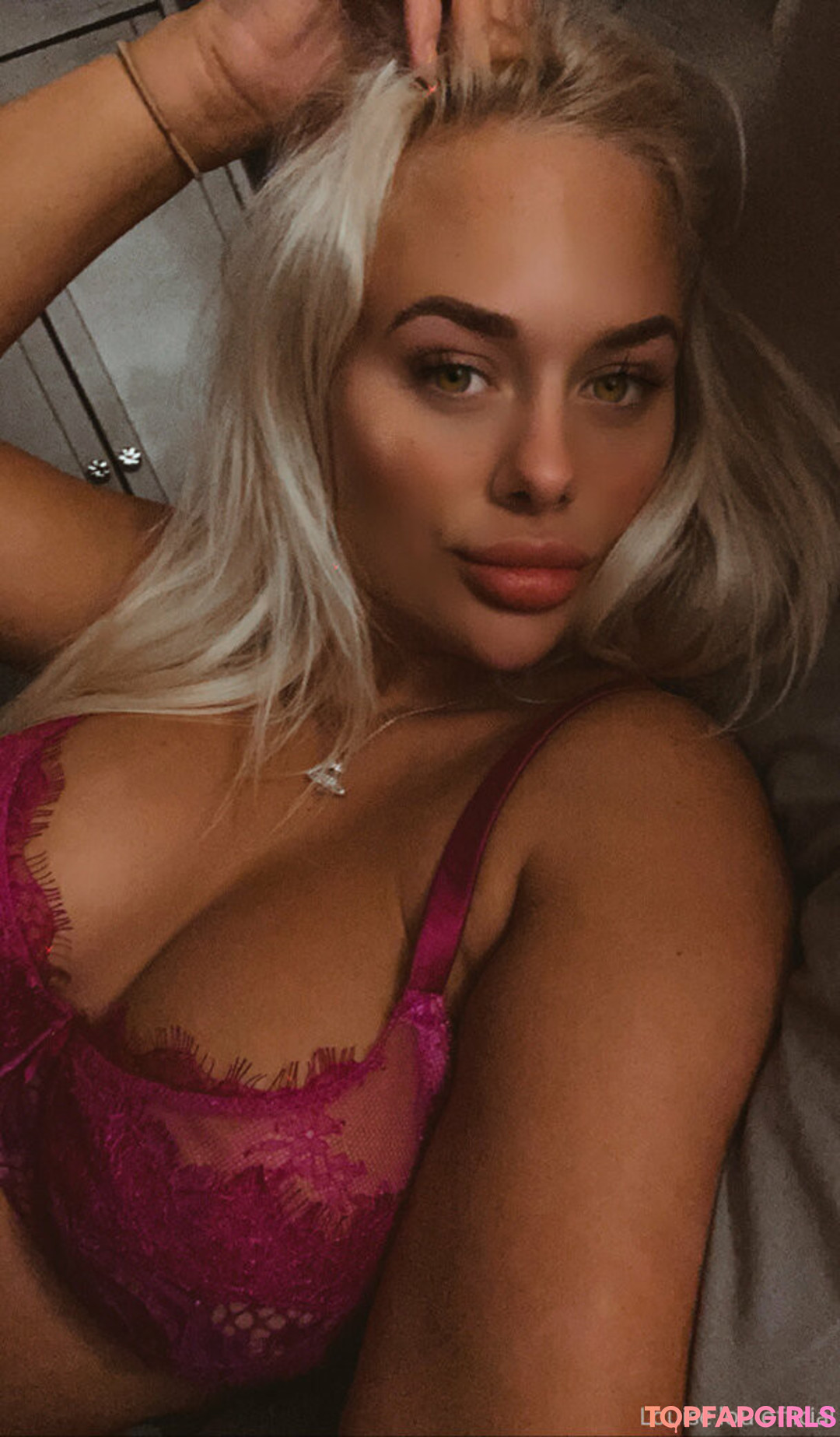 Naakte gelekte OnlyFans-foto van Louiselou #1696