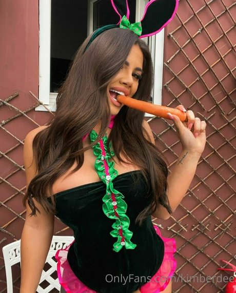 Naakte gelekte OnlyFans-foto van Kimberdee