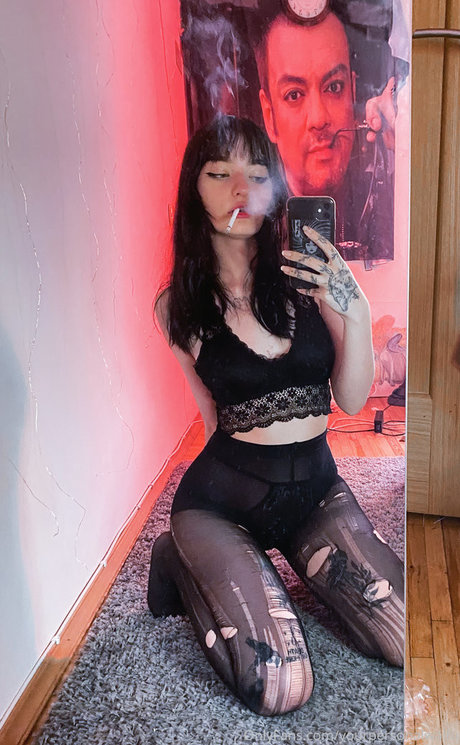Naakte gelekte OnlyFans-foto van Your Waifu