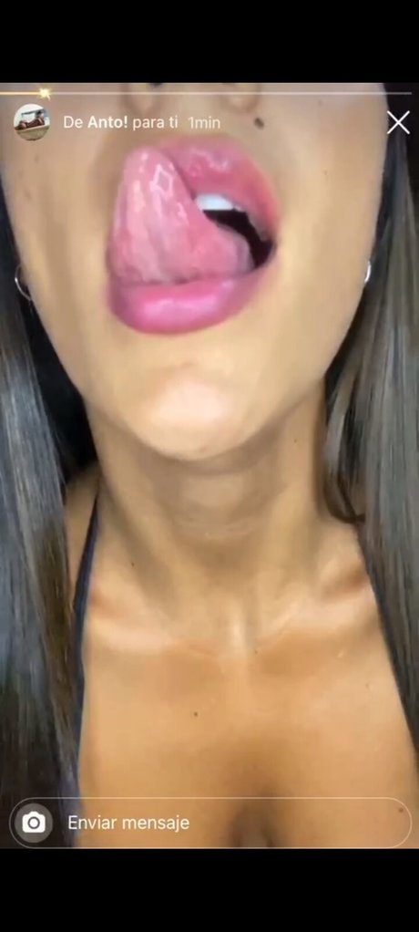 Naakte gelekte OnlyFans-foto van Antonella Victoria Corleto